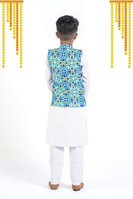 Mosaic bandi with silk kurta pants